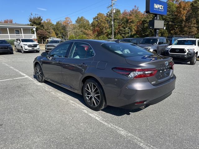 2021 Toyota Camry Hybrid XLE