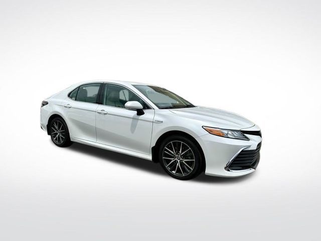 2021 Toyota Camry Hybrid XLE