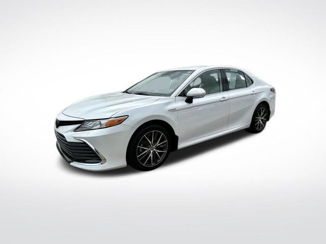 2021 Toyota Camry Hybrid XLE