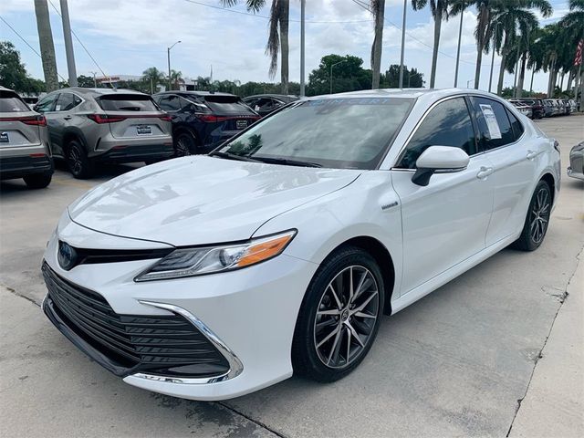 2021 Toyota Camry Hybrid XLE