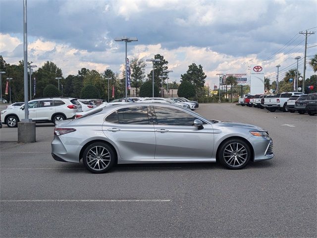 2021 Toyota Camry Hybrid XLE