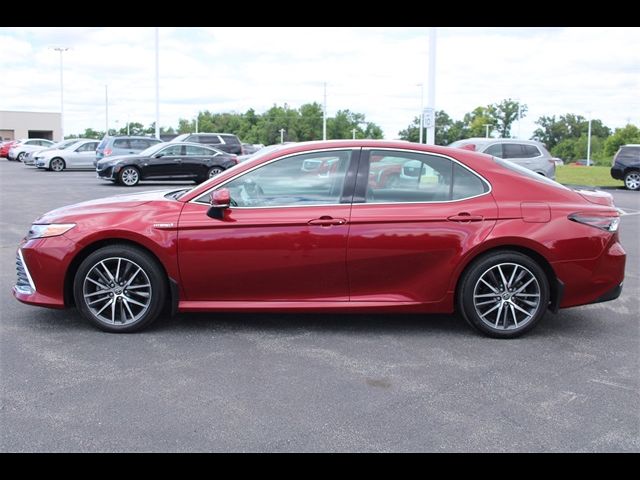 2021 Toyota Camry Hybrid XLE