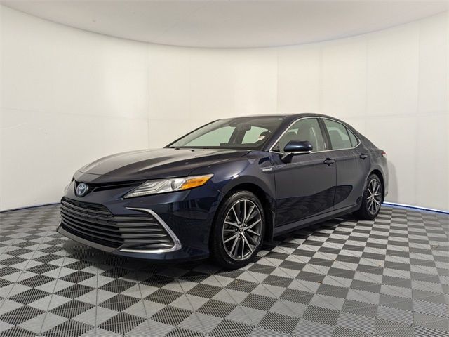 2021 Toyota Camry Hybrid XLE