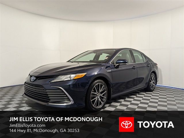 2021 Toyota Camry Hybrid XLE