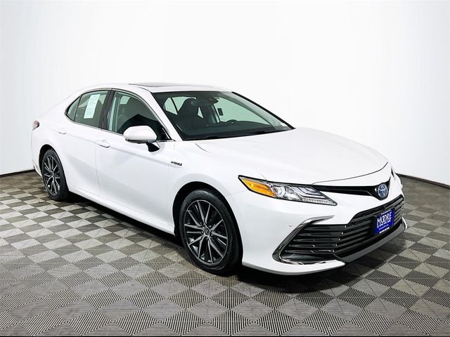 2021 Toyota Camry Hybrid XLE