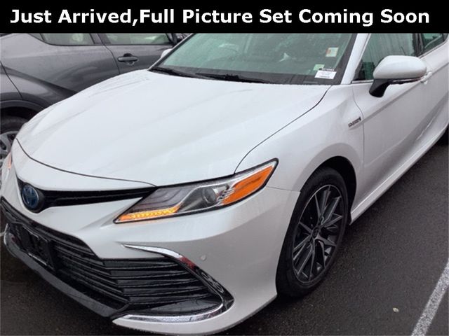 2021 Toyota Camry Hybrid XLE