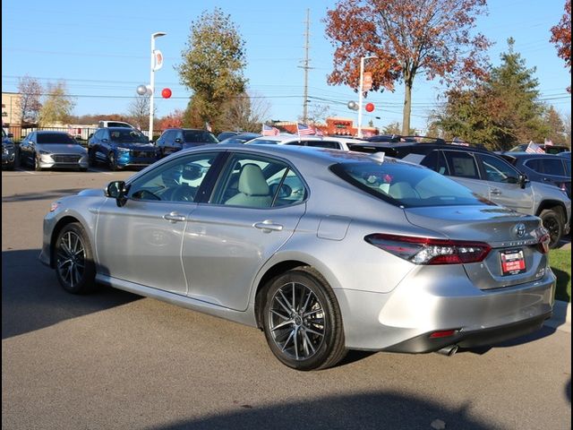 2021 Toyota Camry Hybrid XLE