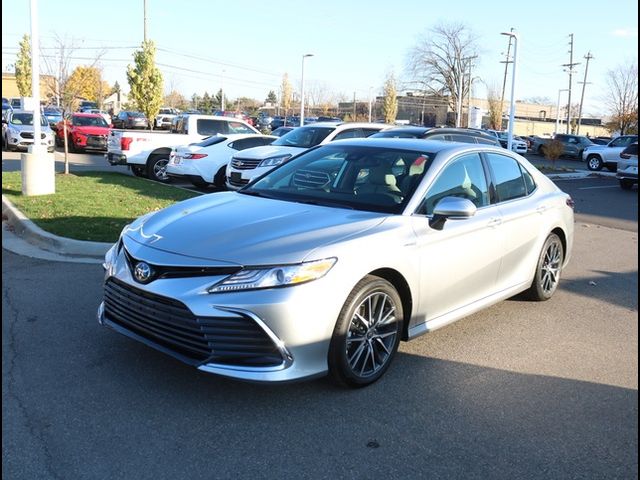 2021 Toyota Camry Hybrid XLE