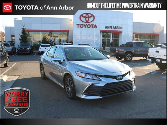 2021 Toyota Camry Hybrid XLE