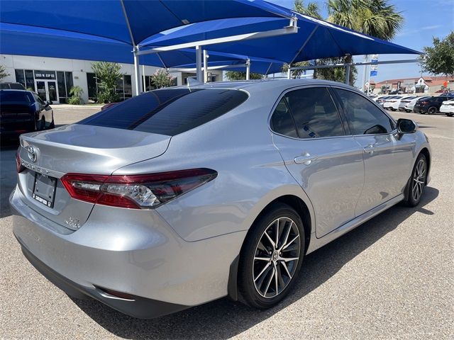 2021 Toyota Camry Hybrid XLE