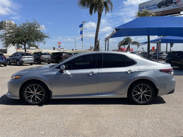 2021 Toyota Camry Hybrid XLE