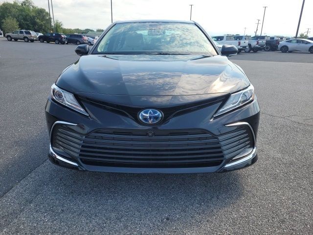 2021 Toyota Camry Hybrid XLE