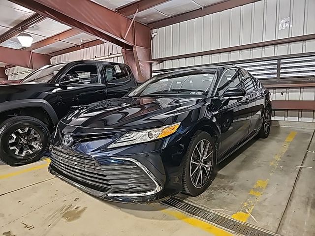 2021 Toyota Camry Hybrid XLE