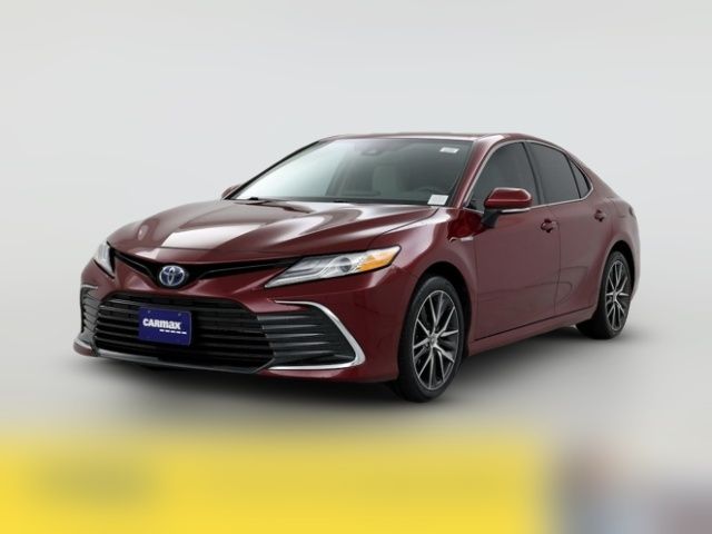 2021 Toyota Camry Hybrid XLE