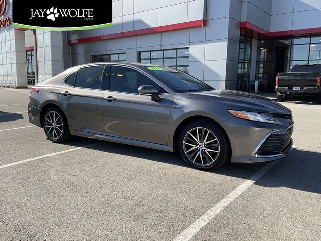 2021 Toyota Camry Hybrid XLE