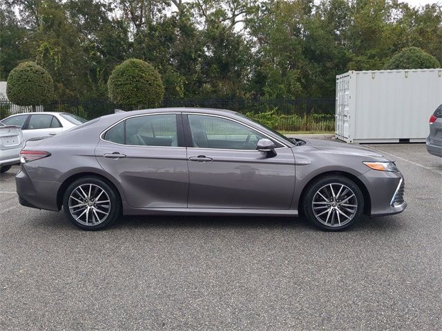 2021 Toyota Camry Hybrid XLE