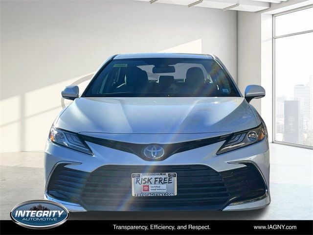 2021 Toyota Camry Hybrid XLE