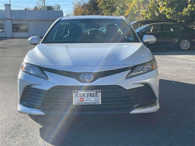 2021 Toyota Camry Hybrid XLE