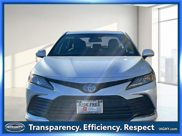 2021 Toyota Camry Hybrid XLE