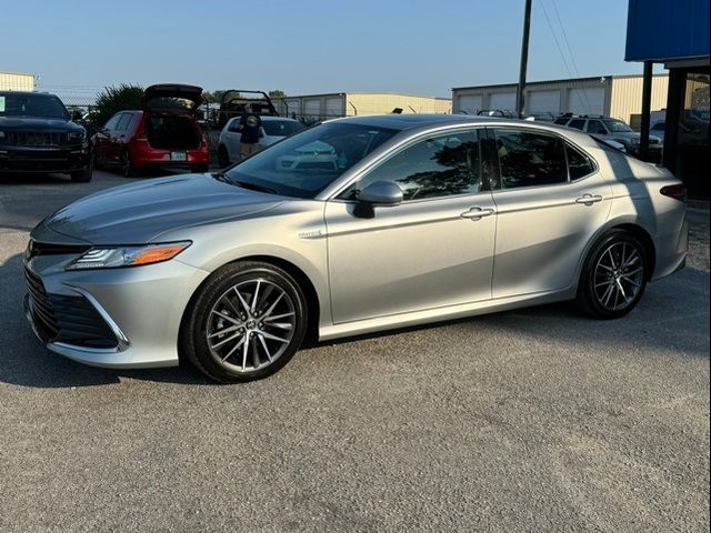 2021 Toyota Camry Hybrid XLE