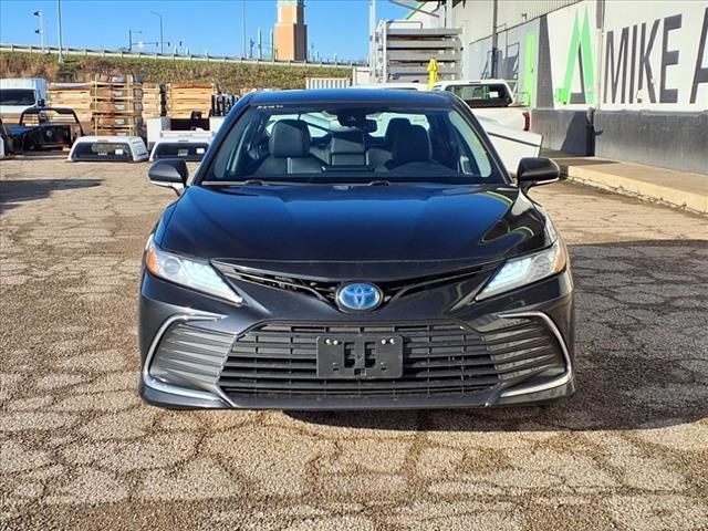 2021 Toyota Camry Hybrid XLE