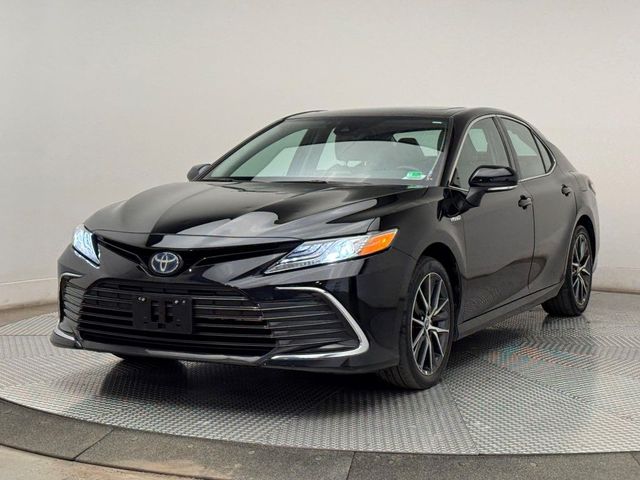 2021 Toyota Camry Hybrid XLE