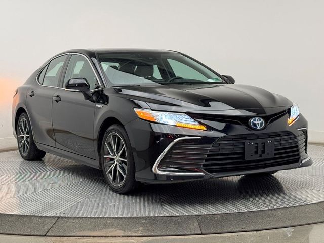 2021 Toyota Camry Hybrid XLE