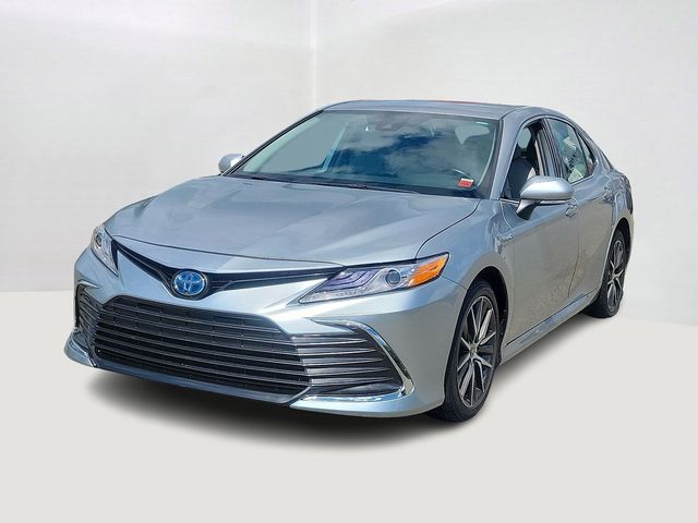 2021 Toyota Camry Hybrid XLE