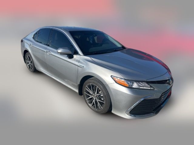 2021 Toyota Camry Hybrid XLE