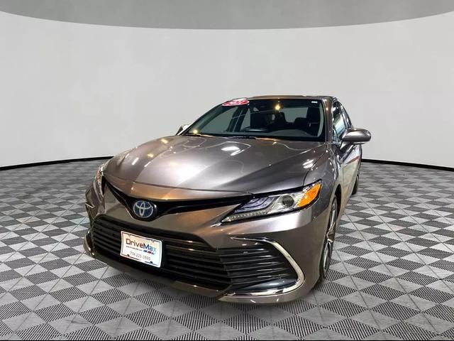 2021 Toyota Camry Hybrid XLE