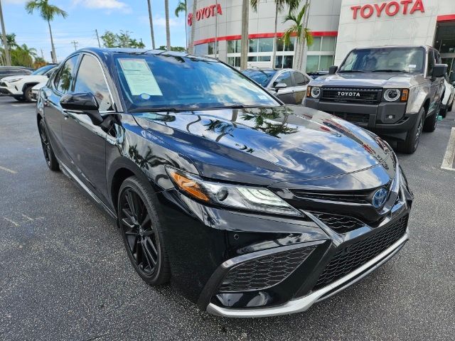 2021 Toyota Camry Hybrid XSE