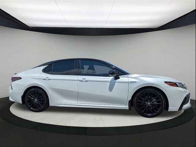 2021 Toyota Camry Hybrid XSE