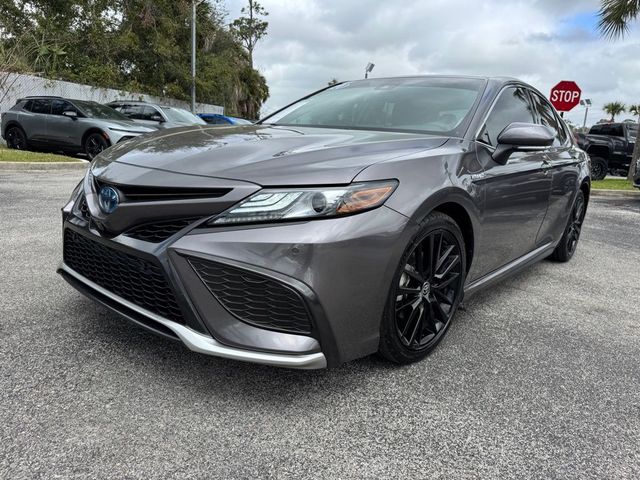 2021 Toyota Camry Hybrid XSE