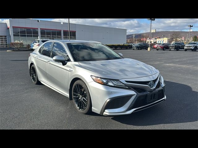 2021 Toyota Camry Hybrid XSE