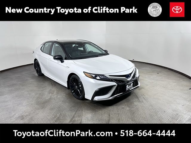 2021 Toyota Camry Hybrid XSE