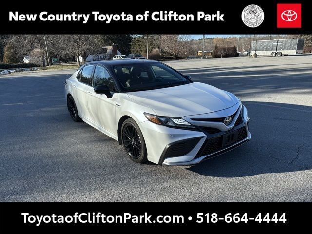 2021 Toyota Camry Hybrid XSE