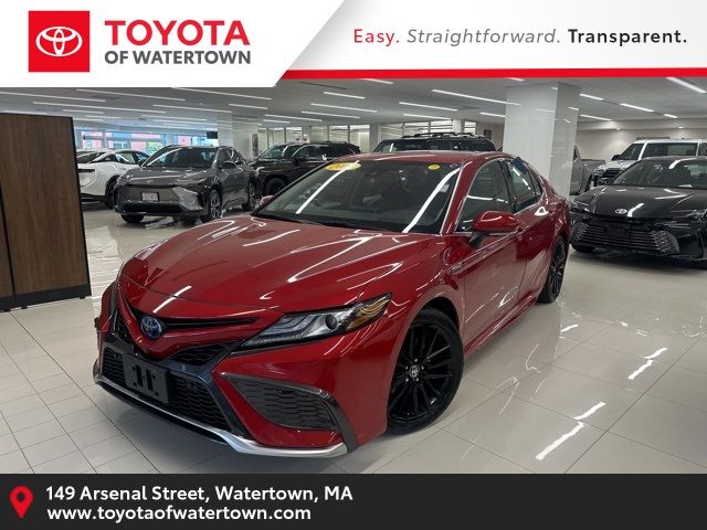 2021 Toyota Camry Hybrid XSE