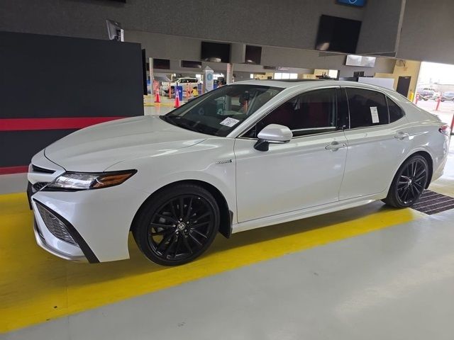 2021 Toyota Camry Hybrid XSE