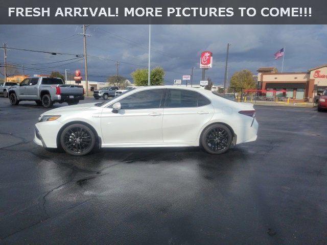 2021 Toyota Camry Hybrid XSE