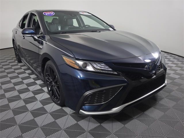 2021 Toyota Camry Hybrid XSE