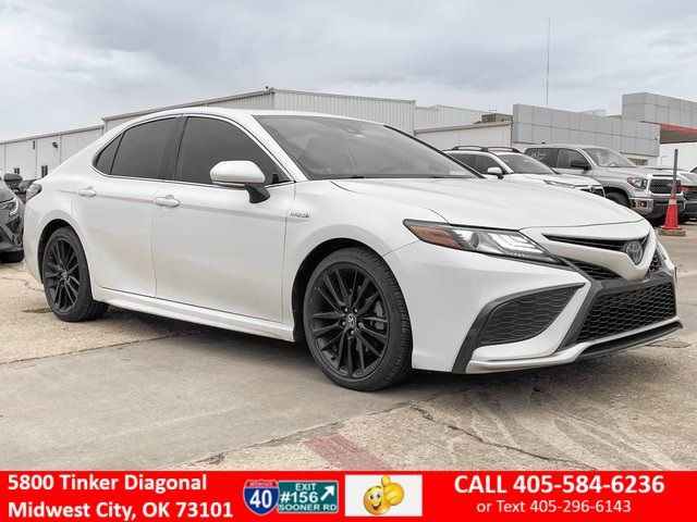 Used 2021 Toyota Camry Hybrid For Sale in Edmond, OK | Auto Navigator