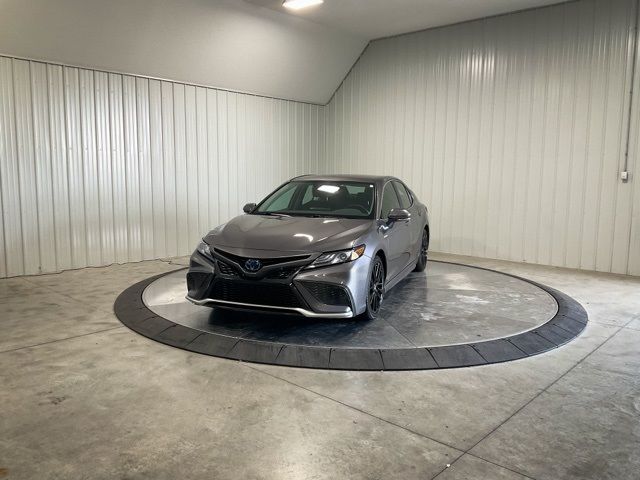 2021 Toyota Camry Hybrid XSE