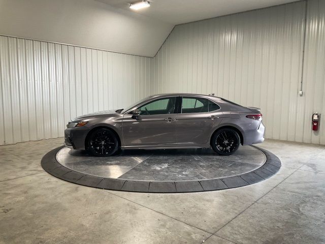 2021 Toyota Camry Hybrid XSE