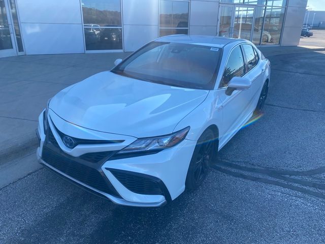 2021 Toyota Camry Hybrid XSE