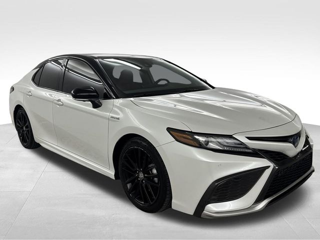 2021 Toyota Camry Hybrid XSE