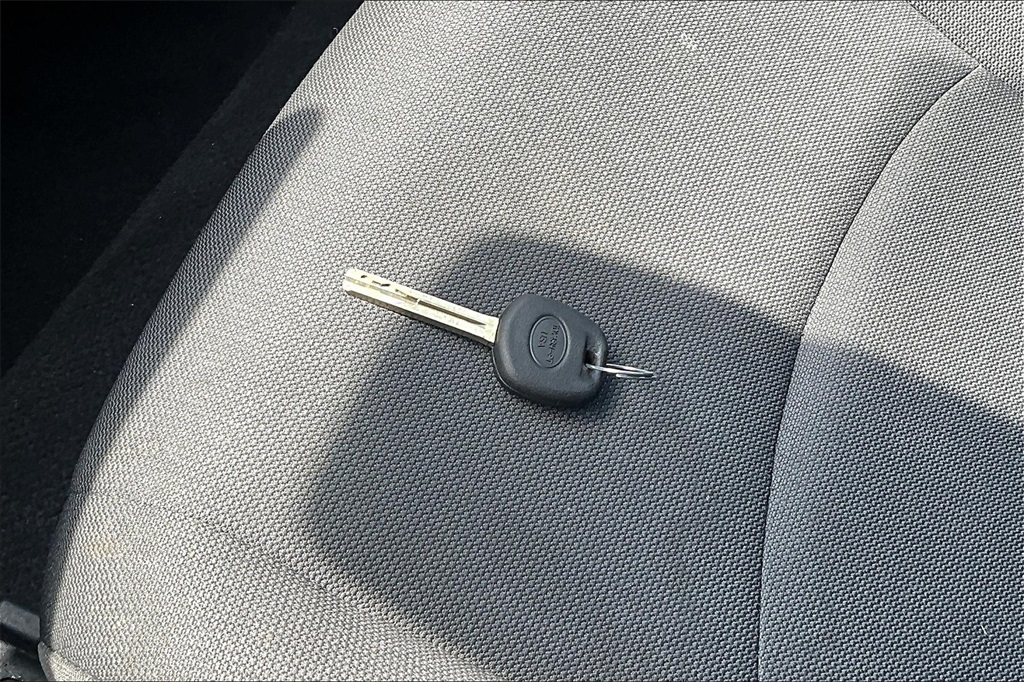 Vehicle image 13 of 31