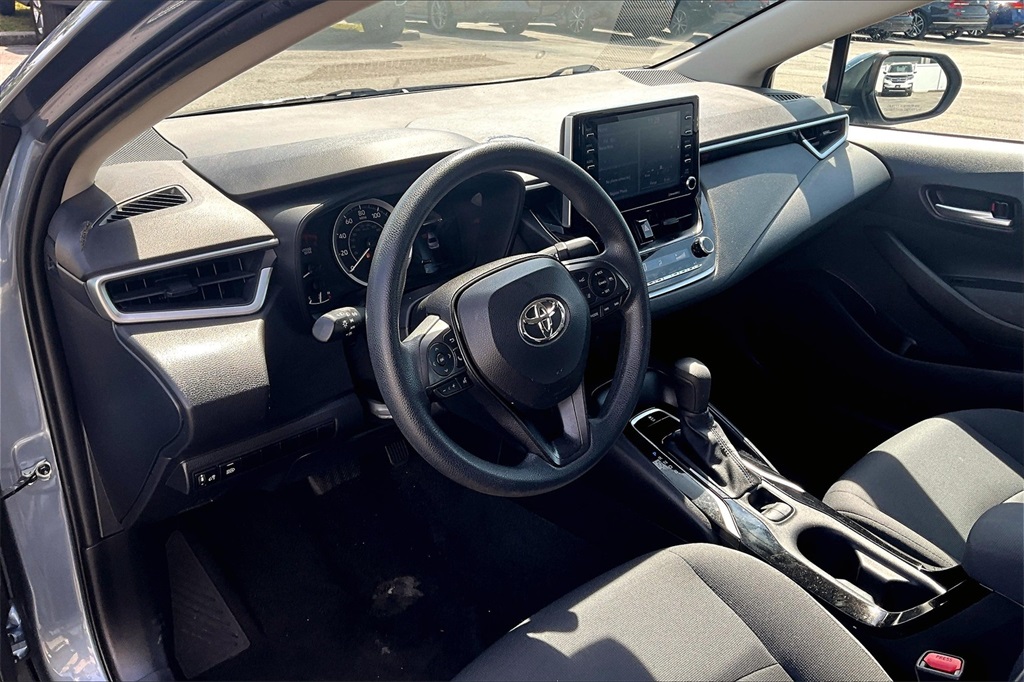 Vehicle image 14 of 31