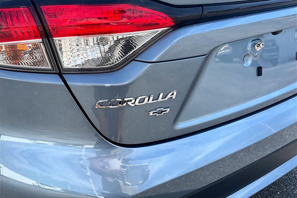 Vehicle image 10 of 31