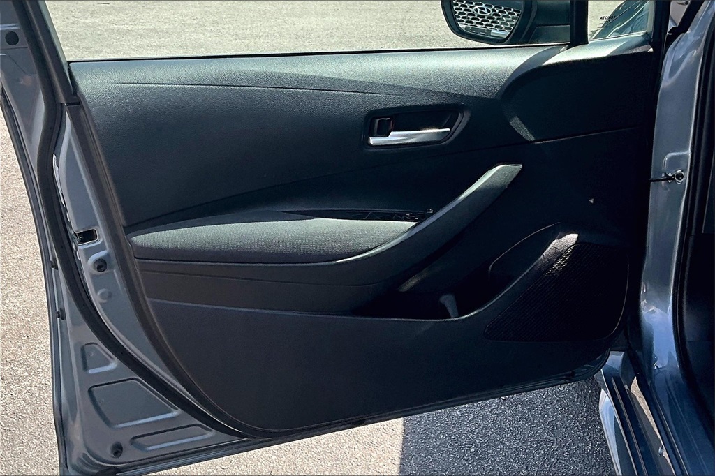 Vehicle image 22 of 31