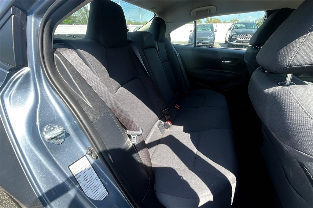 Vehicle image 26 of 31